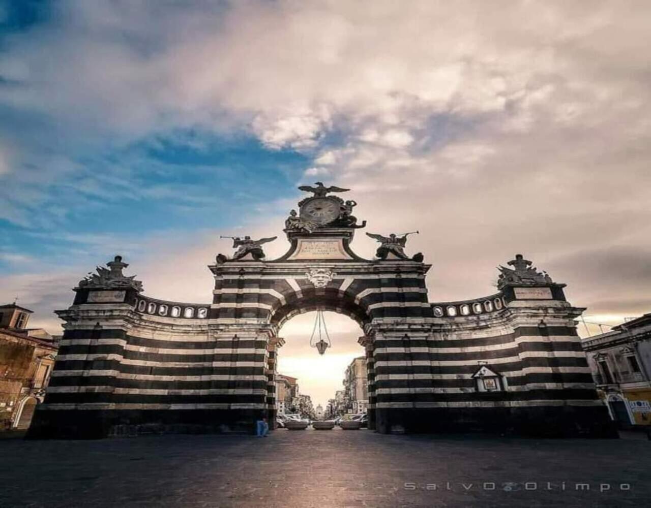 Maison Ventimiglia 83 คาตาเนีย ภายนอก รูปภาพ